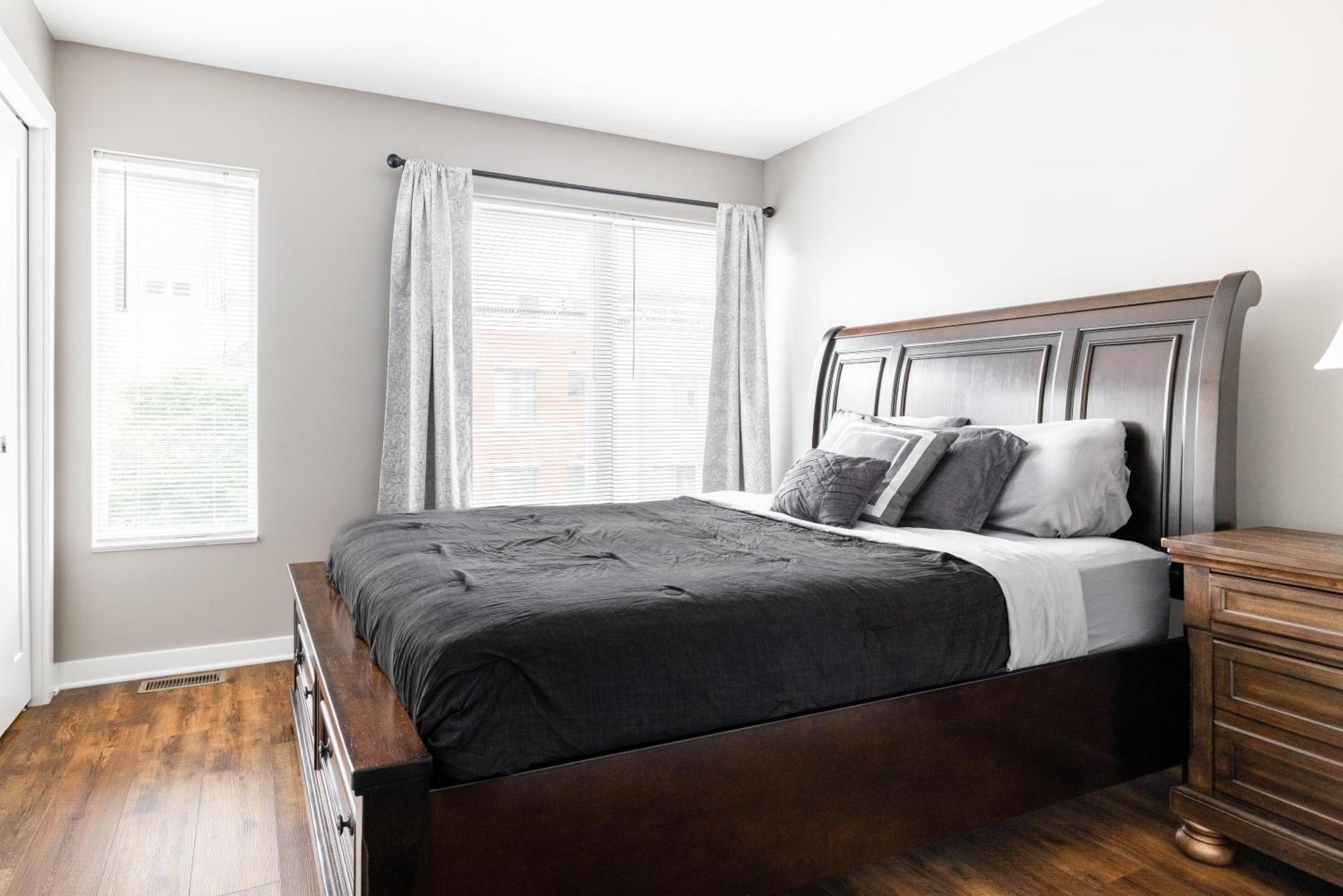 Luxury Downtown Townhome Unit 7 Кливланд Екстериор снимка